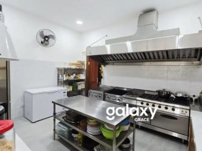 SUBLEASE BISTRO & A WOODEN HOUSE - PANTAI SABA GIANYAR - Thumbnail 8