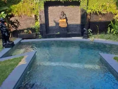 DIJUAL MURAH RUMAH SEMI VILLA BISA DISEWAKAN DI BATUBULAN GIANYAR BALI,LINGKUNGAN NYAMAN DEKAT KEMANA-MANA - Thumbnail 9