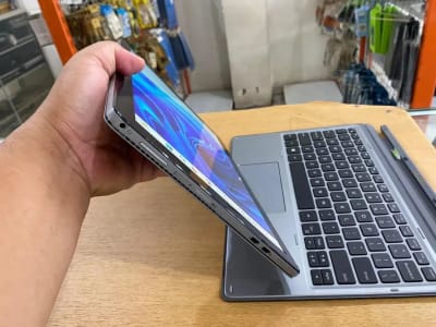 DELL Latitude E7200 2in1 Core i5Gen8 Ram 8GB SSD 256GB Touchscren Slim - Thumbnail 3