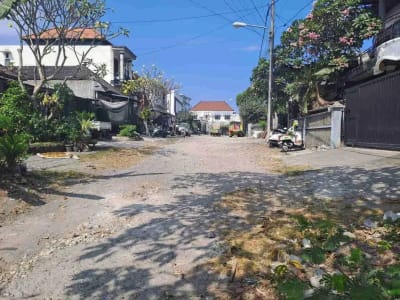 Di jual tanah langka dengan luas 125 M2 akses jalan 10 mtr di jalan buluh indah Gatsu Barat Denpasar - Thumbnail 1