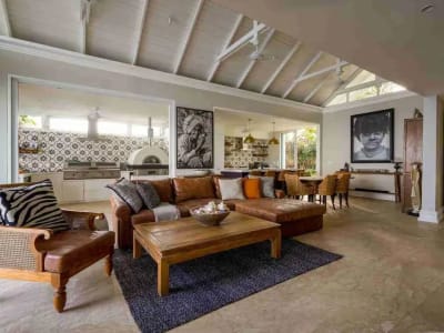 Dijual Villa Mewah di Tepi Tebing dalam Komplek Resor Uluwatu Bali - Thumbnail 6