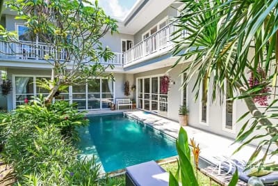 FREEHOLD | BEACHSIDE COLONIAL VILLAS IN PRIME BERAWA - Thumbnail 2