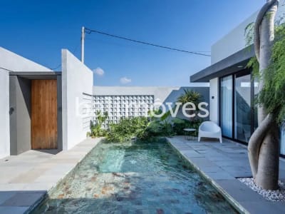Vila Modern Dua Kamar Tidur yang Memukau di Sanur - Thumbnail 3