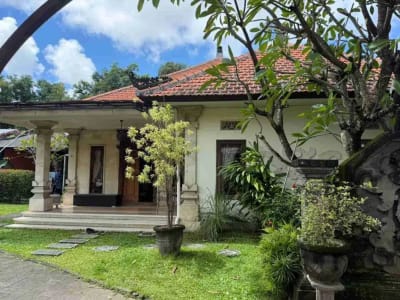 Rumah Halaman Luas Buluh Indah Gatot Subroto Barat Denpasar - Thumbnail 1