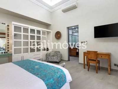 Vila Dua Kamar Tidur yang Indah, Terang, dan Modern di Kawasan Pantai Sanur - Thumbnail 10