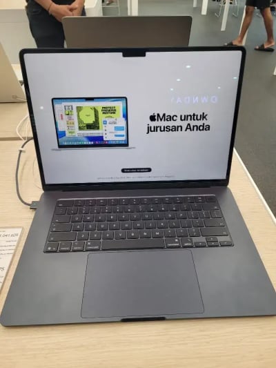 Ready MacBook Air M5 15 inci cicilan ringan tanpa DP - Thumbnail 1