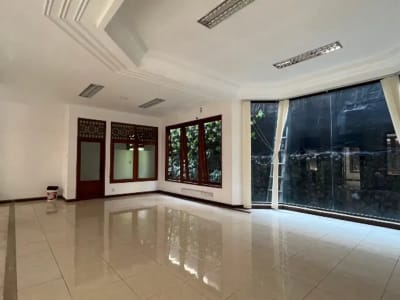 RUMAH LOKASI STRATEGIS TENGAH KOTA DI RAYA PUPUTAN RENON DENPASAR - Thumbnail 3