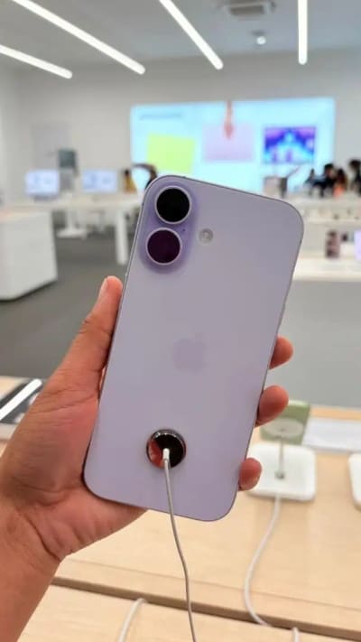 Iphone17 BASIC 256GB LAVENDER bergaransi resmi - Thumbnail 2