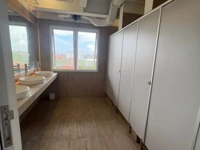 Disewakan gedung modern komersil 5 lantai jalan utama Dewi Sri, Legian, Bali - Thumbnail 4