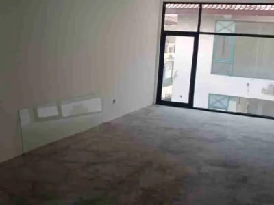Ruko strategis 3 lantai komplek pertokoan kuta square legian bali - Thumbnail 4