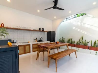 Dijual Vila Cantik Bangunan Baru di Canggu, One Gate System, Fully Furnished - Thumbnail 4