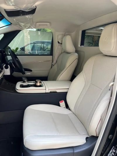 LEXUS LM350h 4SEATER 2024 GRAPHITE BLACK - Thumbnail 6