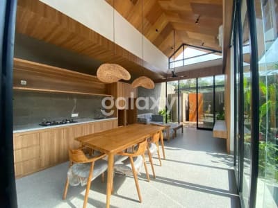 VILLA MODERN TROPIS DI KEMENUH SUKAWATI GIANYAR, BALI - Thumbnail 9