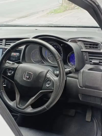 HONDA JAZZ RS AT MODEL BARU LOW KM SIAP PAKAI - Thumbnail 8