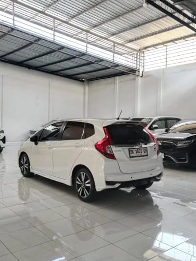 HONDA JAZZ RS AT MODEL BARU LOW KM SIAP PAKAI - Thumbnail 10
