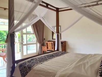 VILLA MEWAH BERGAYA COLONIAL BY THE RIVER DI TABANAN - Thumbnail 7