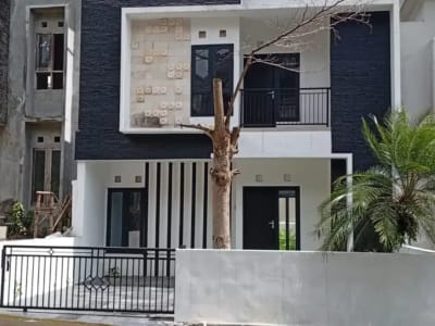 Rumah 2 lantai Sudah Renovasi di Perumahan Exclusive One Gate  Griya Loka Tabanan - Thumbnail 5