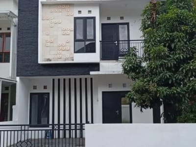 Rumah 2 lantai Sudah Renovasi di Perumahan Exclusive One Gate  Griya Loka Tabanan - Thumbnail 2