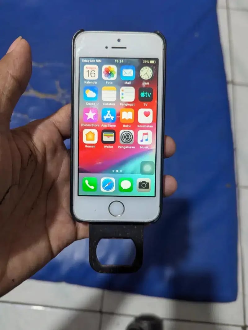 iphone 5s 16gb normal - Electronics in Bali