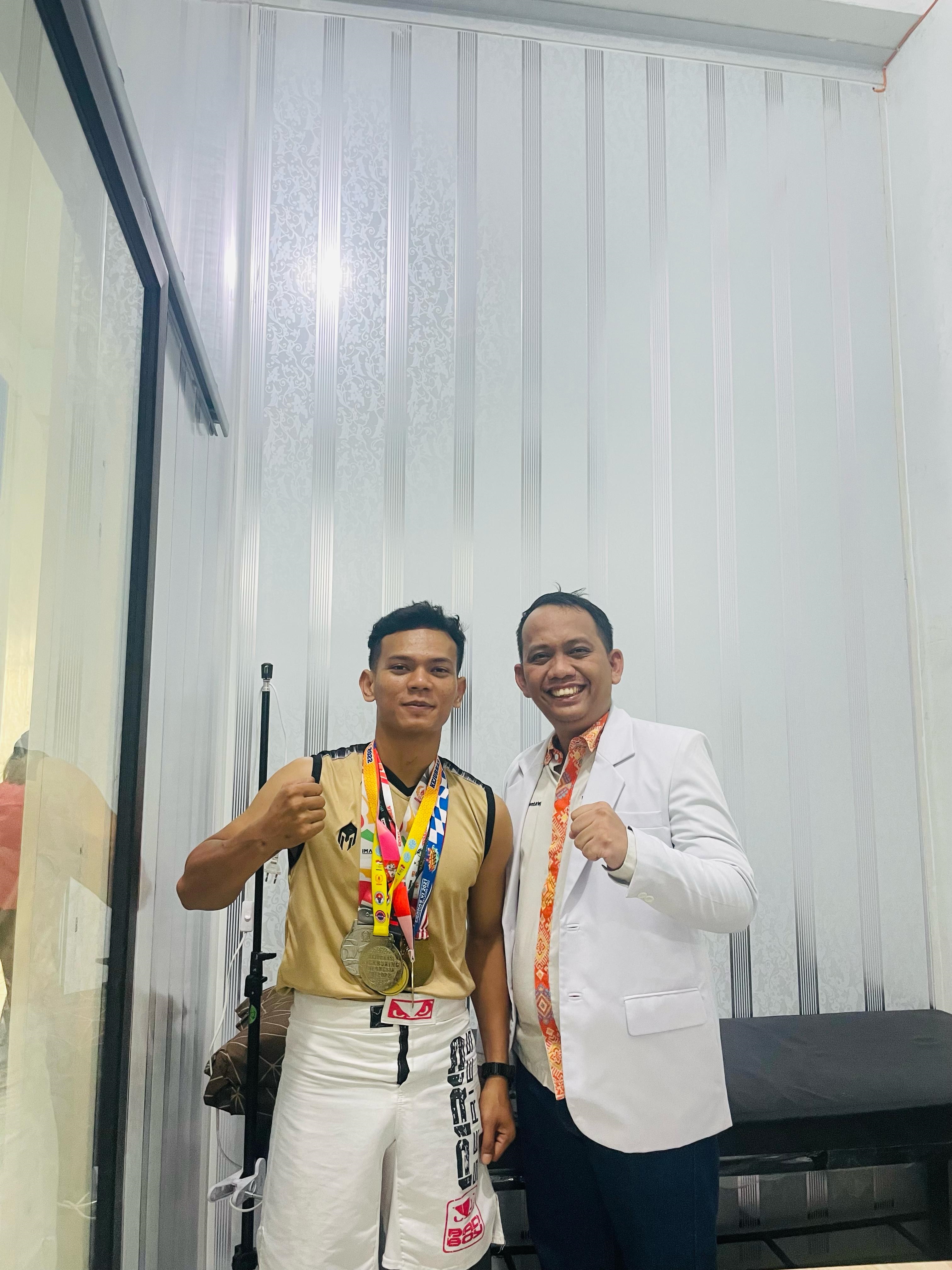 Klinik Simpang Pemda - Pelayanan Hebat Pengobatan Tepat - Klinik Terbaik di Kota Medan - Dokter Bram Natanael Sembiring Apresiasi M Rizky Ananda Panjaitan: Petarung Muda yang Menginspirasi Lewat Media Sosial
