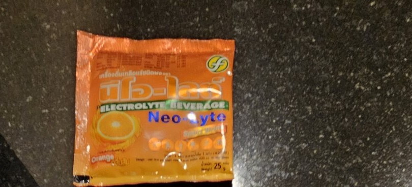 Пакетик Neo-Lyte Electrolyte Beverage 25 г из 7-Eleven в Таиланде