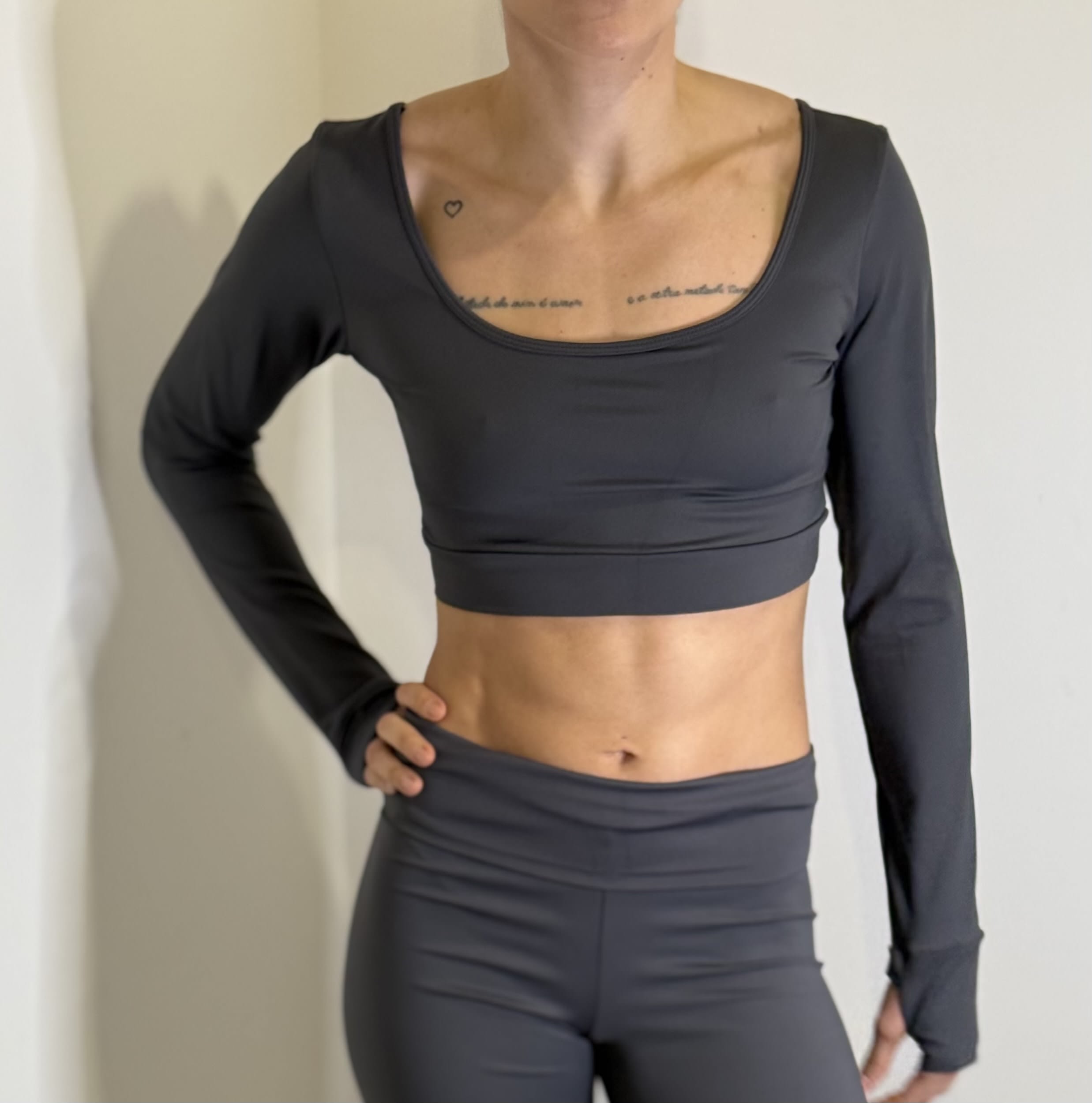 Cropped Nicole Cinza
