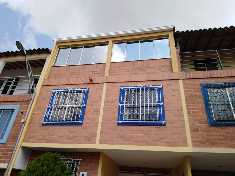 Aluminio Arquitectónico 48