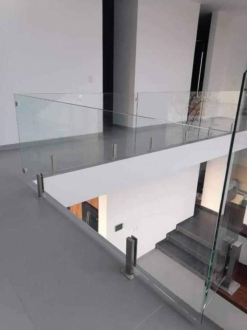 Acero y Vidrio Templado 6