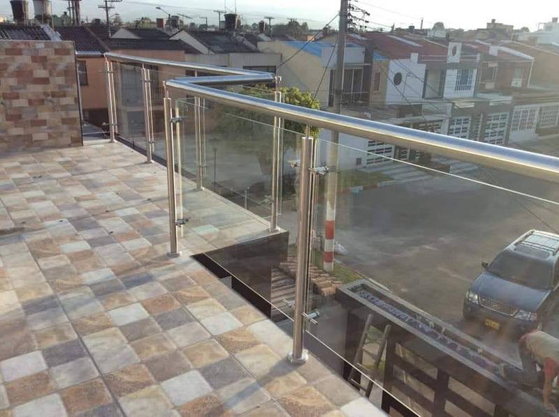 Acero y Vidrio Templado 10