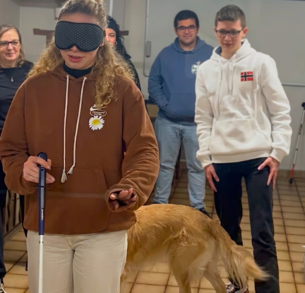Atelier de sensibilisation au handicap visuel dans une école