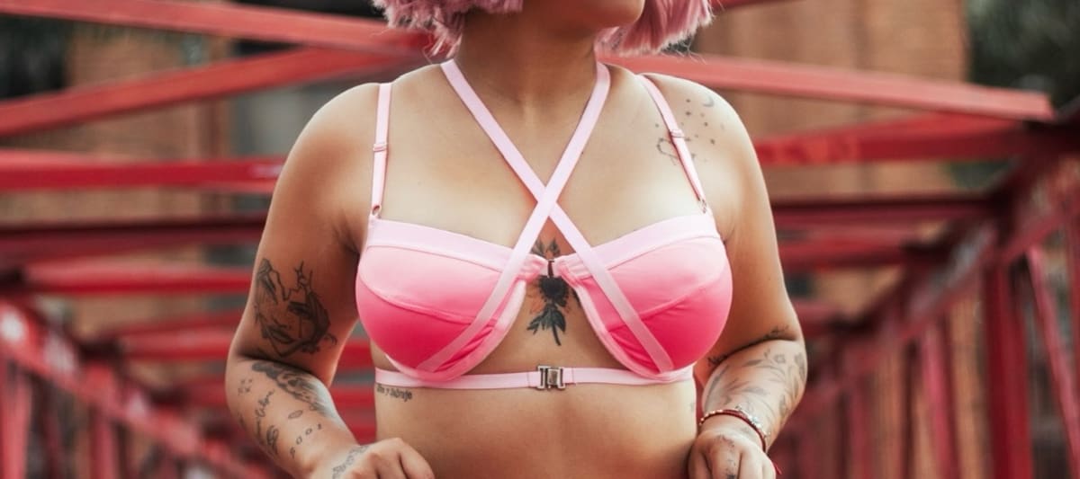 Conjunto Lencería Strappy Rosa – Tallas Grandes | Vicsy