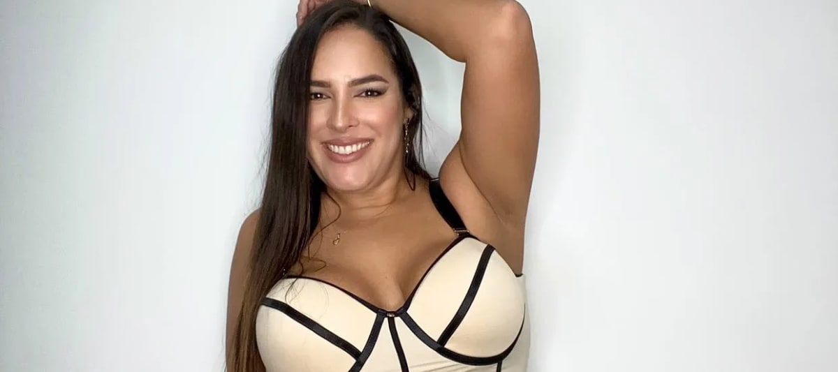 Croptop Estructurado Bicolor – Tallas Grandes | Vicsy