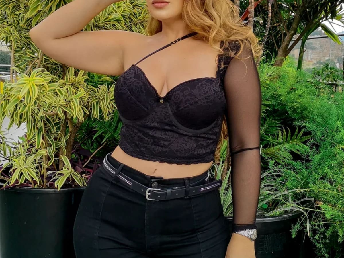 Croptop Encaje Manga Transparente Copa – Tallas Grandes | Vicsy