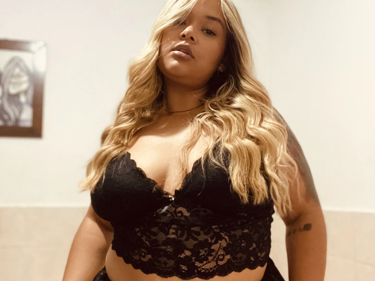 Conjunto de Lencería con Liguero – Plussize | Vicsy