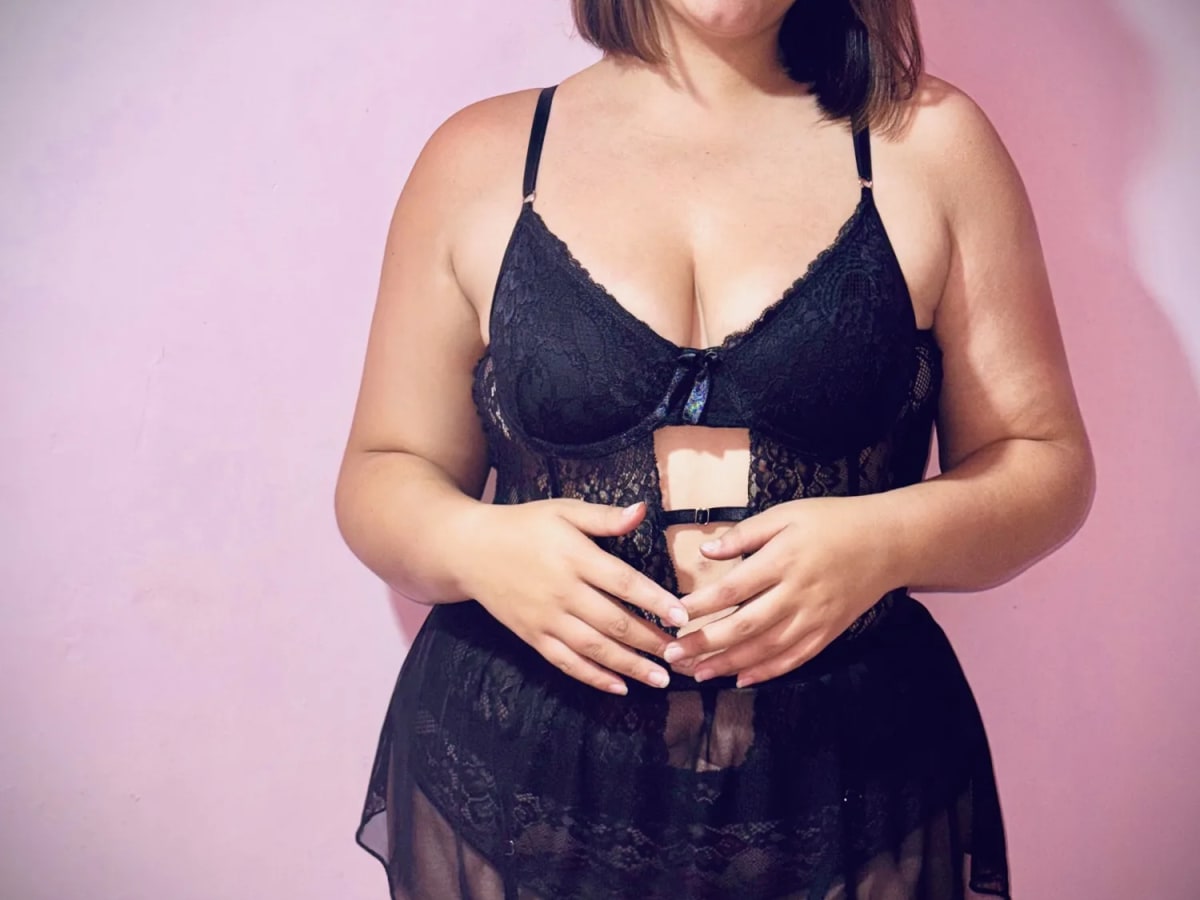 Set de Encaje con Liguero – Plus Size | Vicsy — tallas grandes Colombia | Vicsy