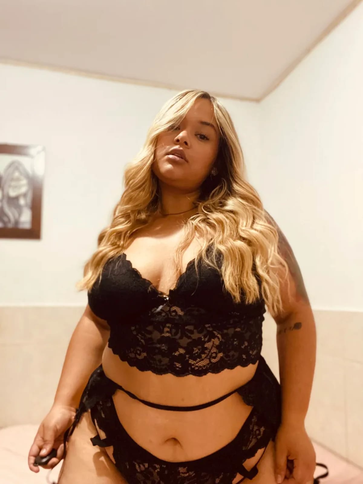 Conjunto de Lencería con Liguero – Plussize | Vicsy — vista principal
