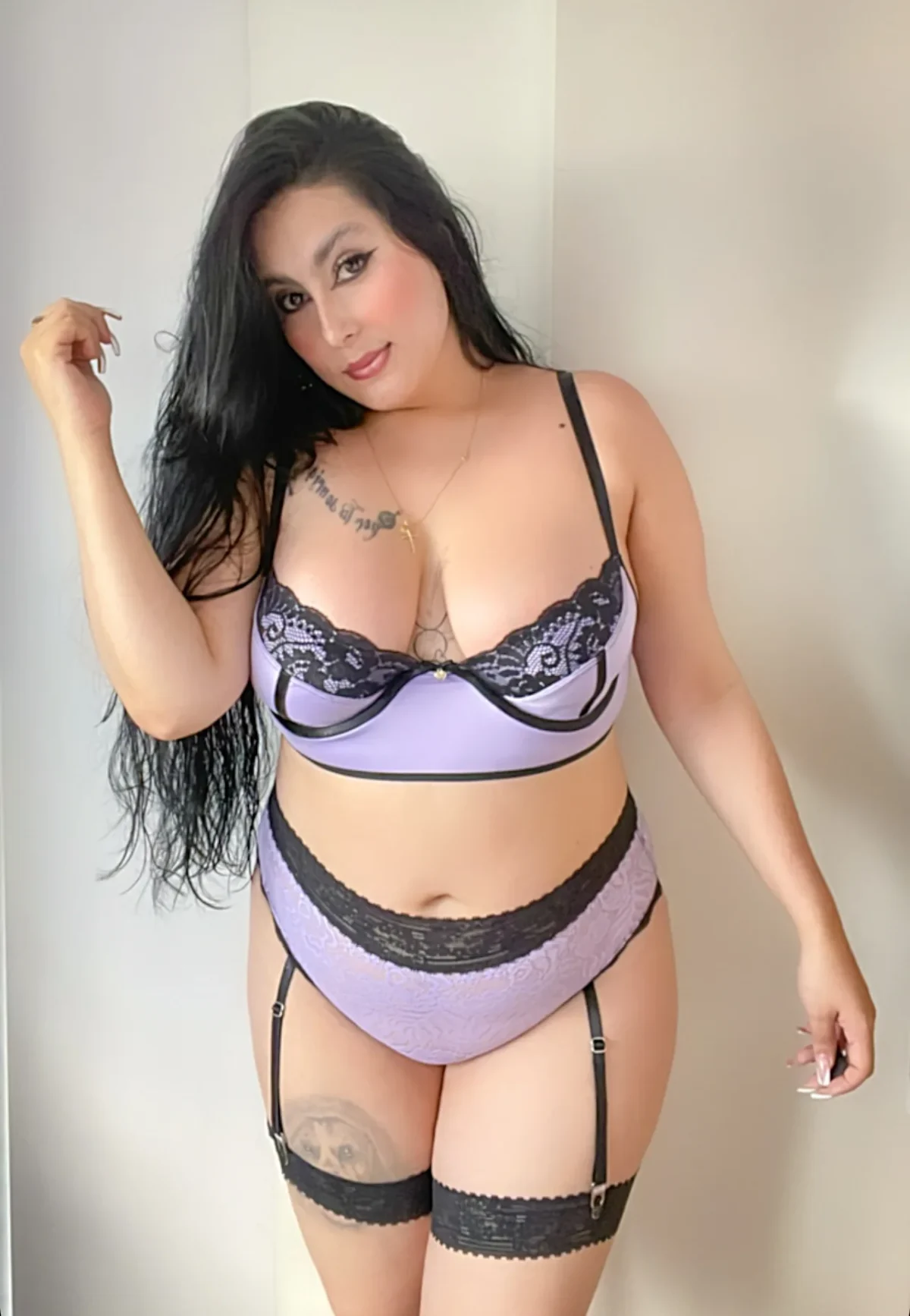 Conjunto de Lencería con Ligueros – Plus Size | Vicsy — vista principal
