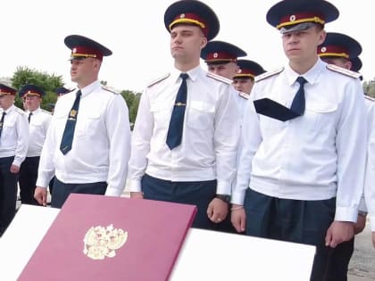 50 молодых сотрудников ФСИН приняли присягу на Монументе Славы