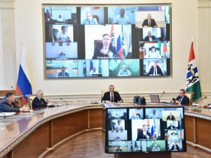 Губернатор Андрей Травников дал поручения по строительству и ремонту социально значимых объектов