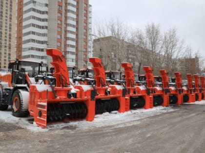 В Новосибирск прибыла очередная партия спецтехники для уборки