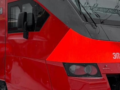 Новая 8-вагонная электричка начала курсировать в Новосибирской области