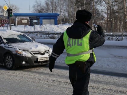 Непристёгнутых водителей начали штрафовать по камерам в Новосибирске