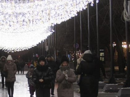 Новогоднюю иллюминацию в центре Новосибирска уберут к апрелю