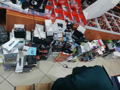 Красноярские таможенники изъяли почти 1 300 электронных сигарет