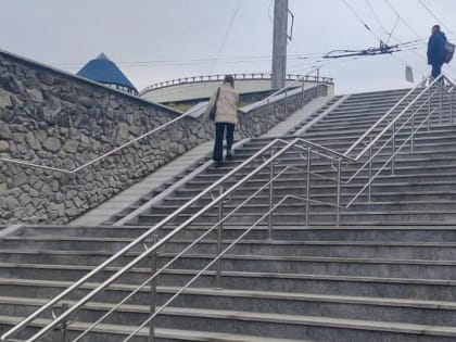 Ремонт многострадальной лестницы на Речном подошёл к концу