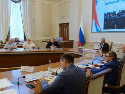 Новосибирский губернатор обсудил интеграцию колоний в экономику области