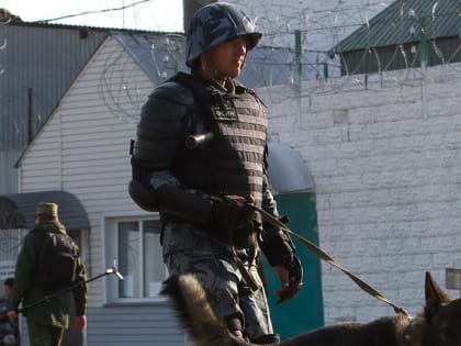 Мужчина сбежал из колонии в Новосибирске ради встречи с дочерью