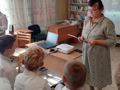 1 сентября в Морозовской сельской библиотеке №17 для учащихся старших классов проведен час памяти «Эхо Бесланской печали», посвященный Дню солидарности в борьбе с терроризмом.