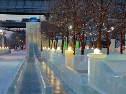 Ледовый городок на Михайловской набережной закрыли до следующей зимы