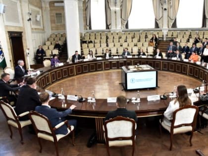 Андрей Травников встретился с молодёжью в Новосибирске